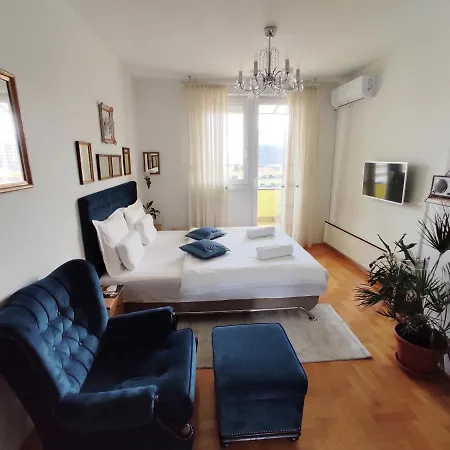 Crystal Apartment