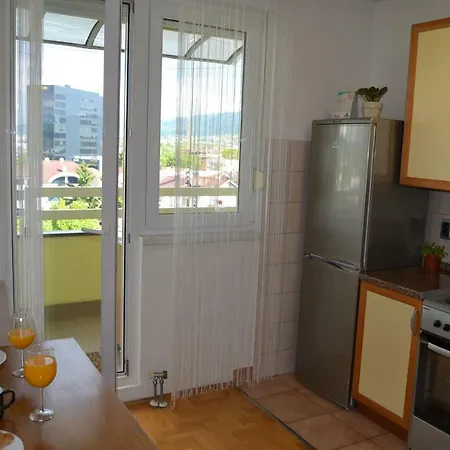 Crystal Apartment *